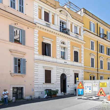 Casa Marchese Lucia *