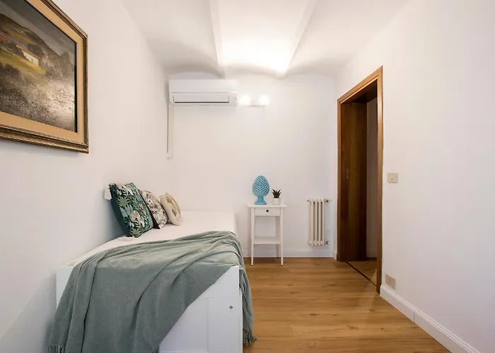 Casa Marchese Lucia * Rome