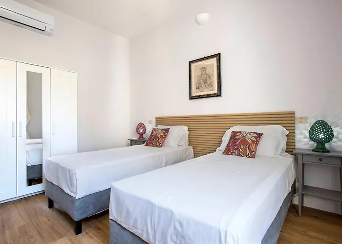 Casa Marchese Lucia *